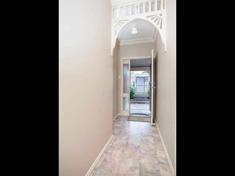 1 Glenmore Close, Greenwith SA 5125