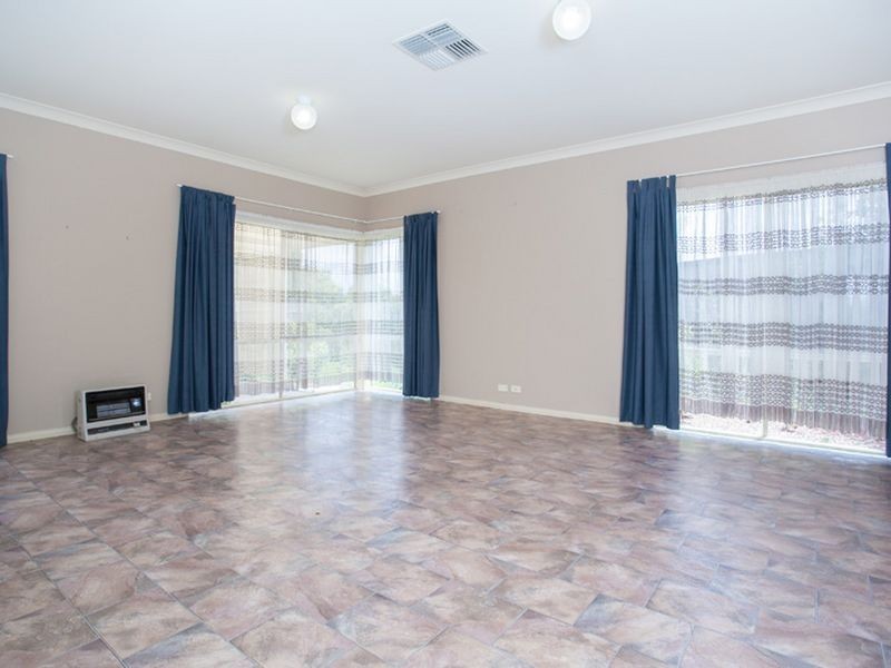 1 Glenmore Close, Greenwith SA 5125