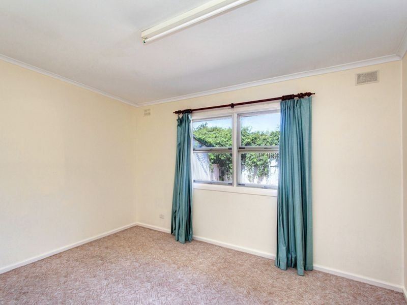 12 Robins Street, Elizabeth Downs SA 5113