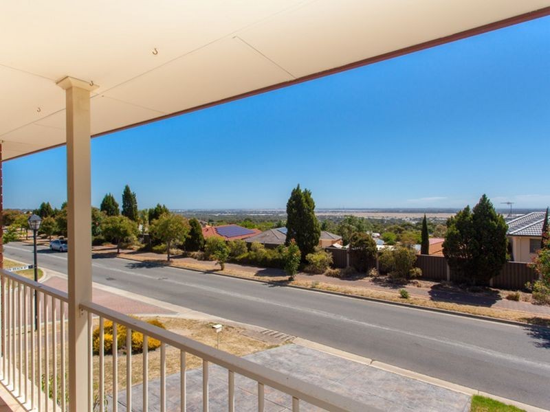 32 Bayview Parade, Gulfview Heights SA 5096