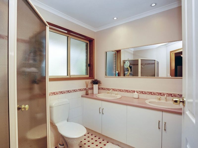 3 Treloar Avenue, Greenwith SA 5125