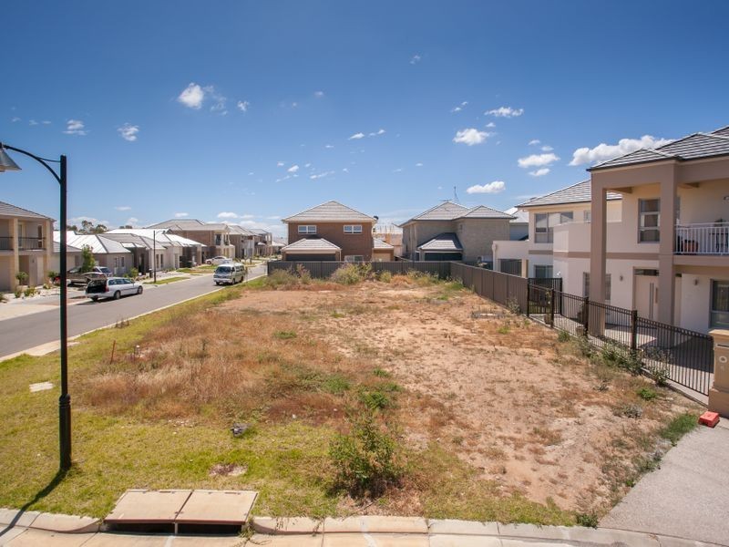 204/7 Martinique Walk, Mawson Lakes SA 5095