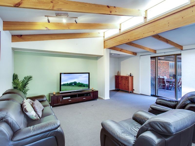 13 Flinders Avenue, Fairview Park SA 5126