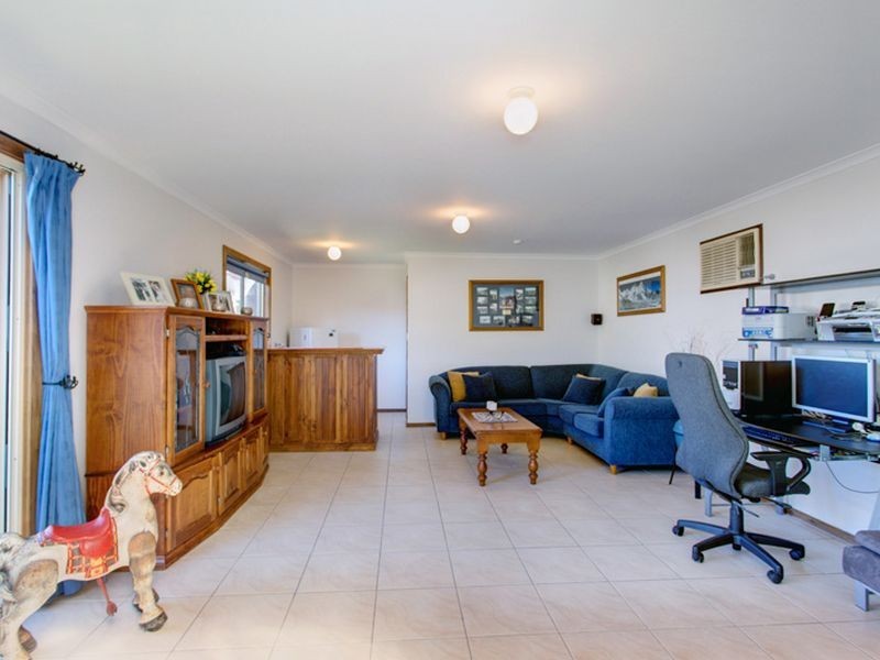 54 Loch Lomond Drive, Modbury SA 5092