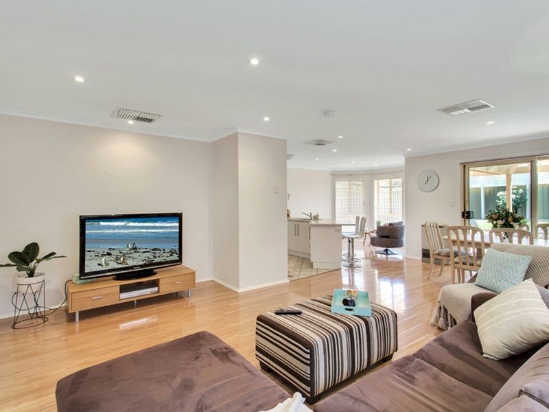 18 Candlebark Grove, Greenwith SA 5125