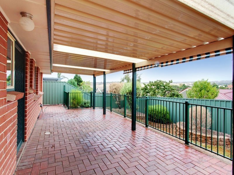 10 St Clair Parade, Greenwith SA 5125