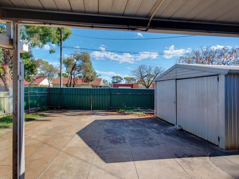 12 Caruso Crescent, Brahma Lodge SA 5109