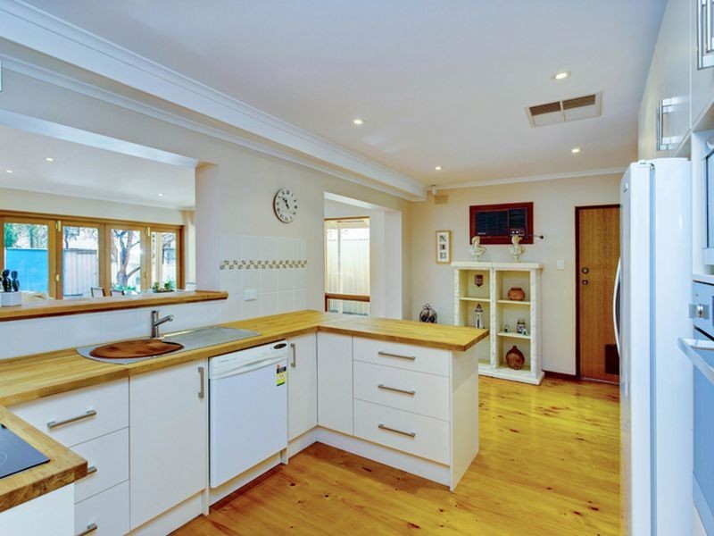 16 Palmer Street, Fairview Park SA 5126