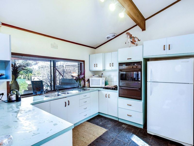 18 Saratoga Avenue, Redwood Park SA 5097