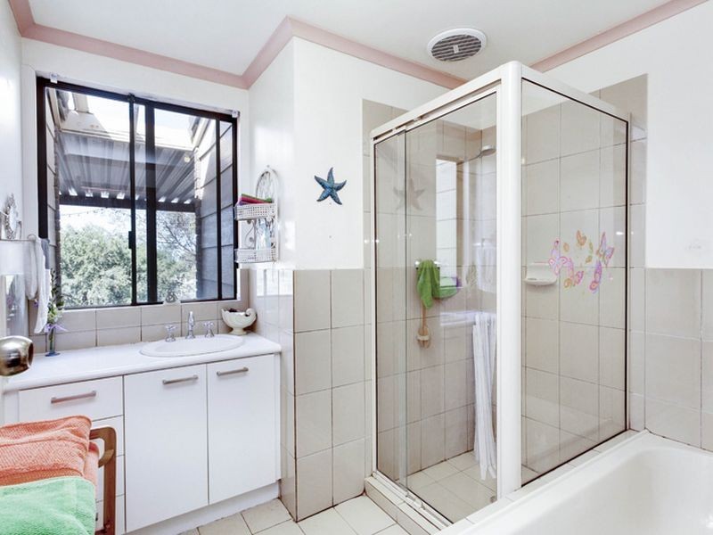 18 Saratoga Avenue, Redwood Park SA 5097