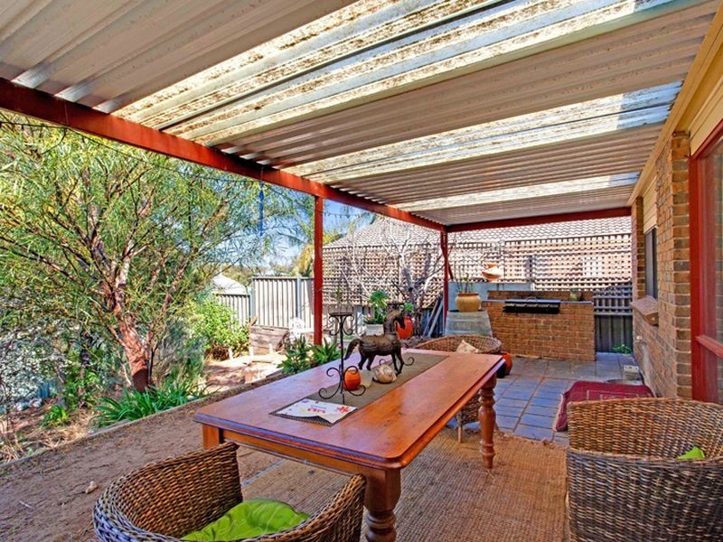 18 Saratoga Avenue, Redwood Park SA 5097