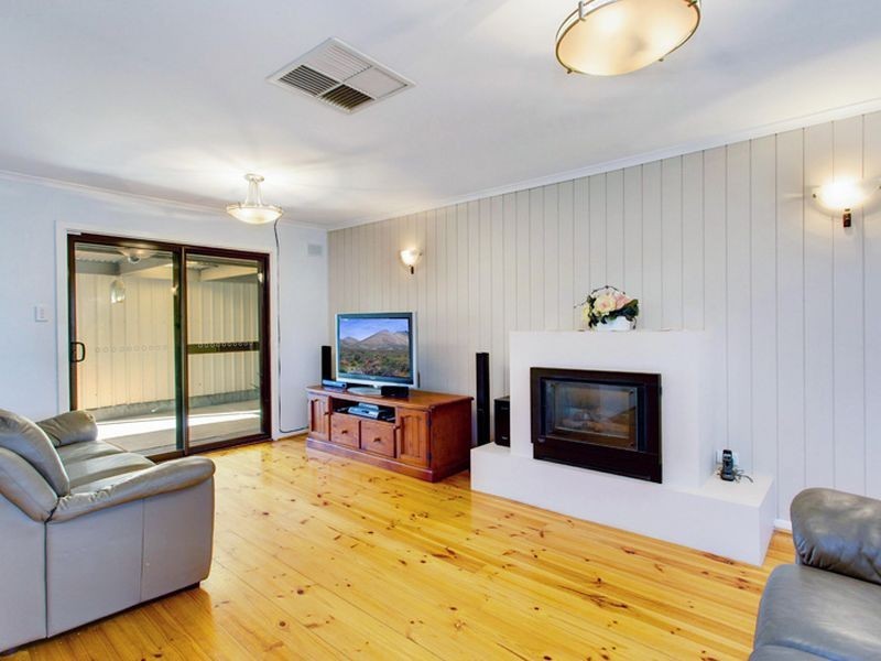 15 Minnamurra Drive, Redwood Park SA 5097