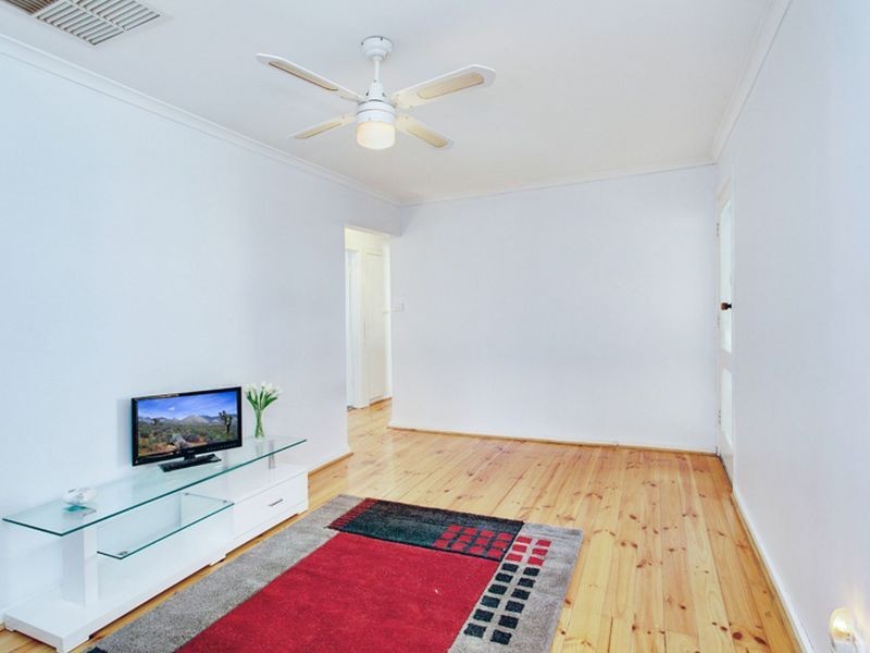 15 Minnamurra Drive, Redwood Park SA 5097