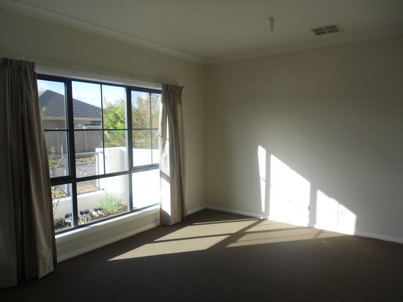 16 St Elias Street, Mawson Lakes SA 5095