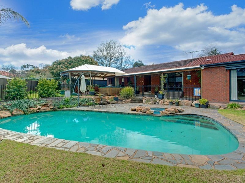 1 Prestwick Court, Fairview Park SA 5126