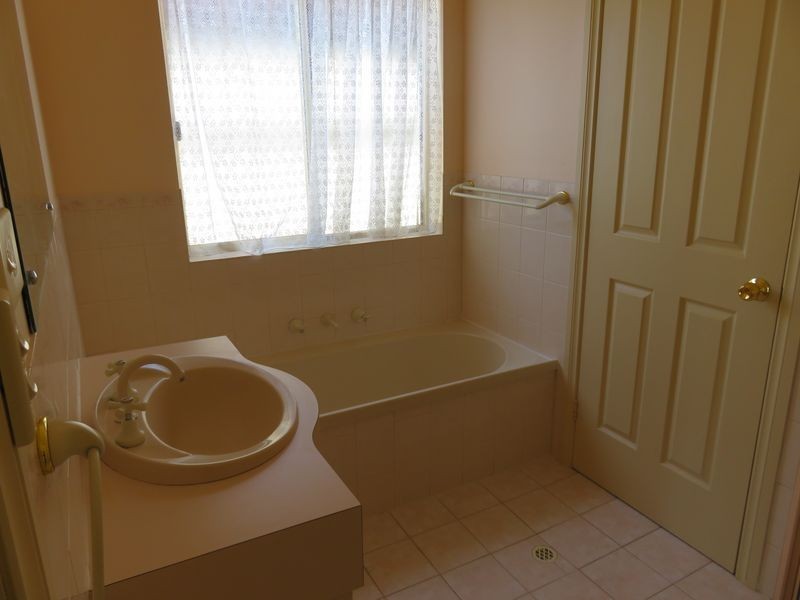 4 Inverary Close, Greenwith SA 5125