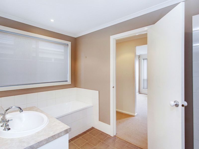 9 Lakeside Drive, Andrews Farm SA 5114