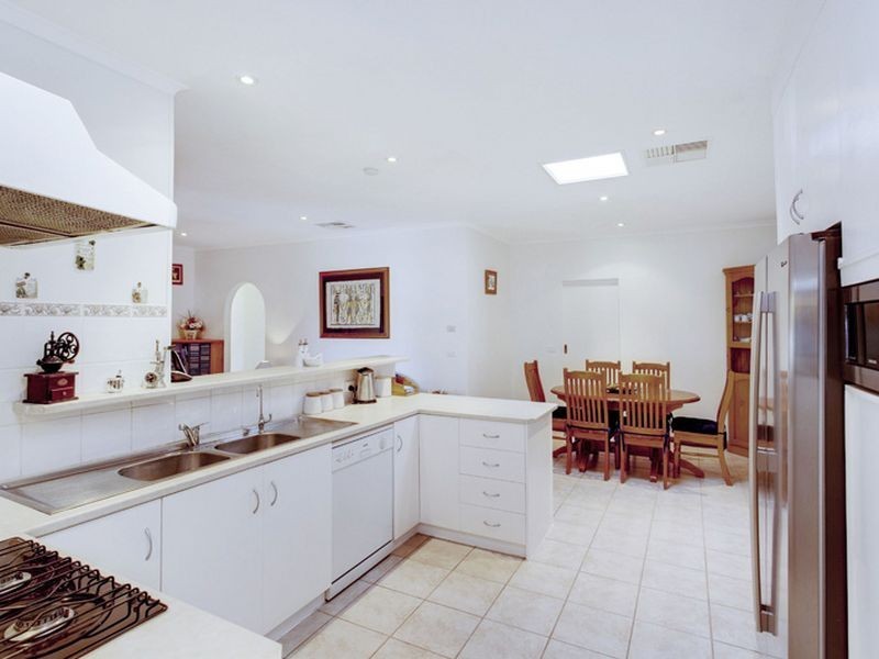 4 Debenham Court, Greenwith SA 5125