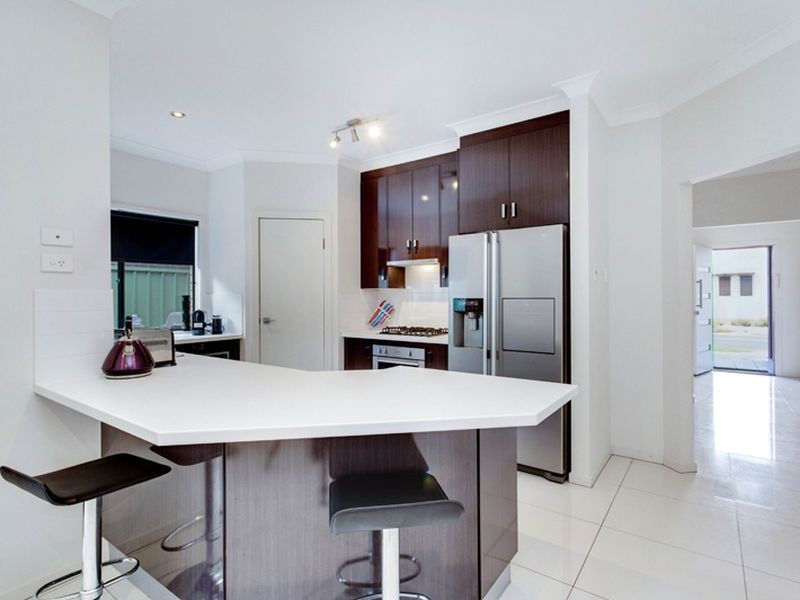 77 Franklin Avenue, Mawson Lakes SA 5095