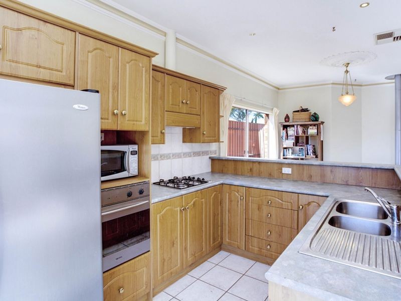 18 Featherstone Circuit, Greenwith SA 5125