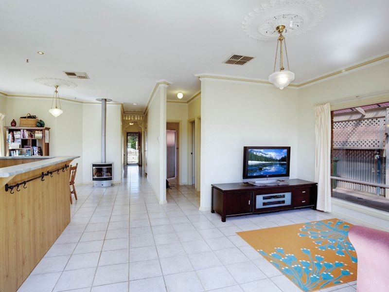 18 Featherstone Circuit, Greenwith SA 5125