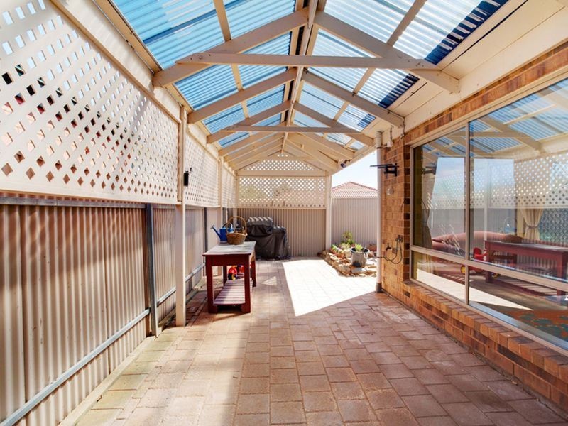 18 Featherstone Circuit, Greenwith SA 5125