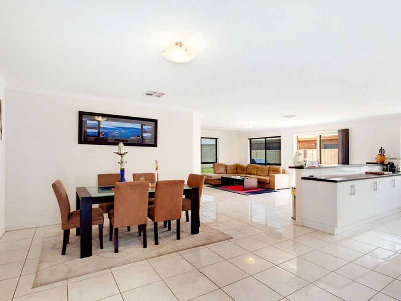 5 Waterside Drive, Burton SA 5110