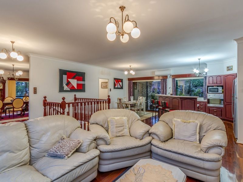 14 Bloomfield Avenue, Greenwith SA 5125