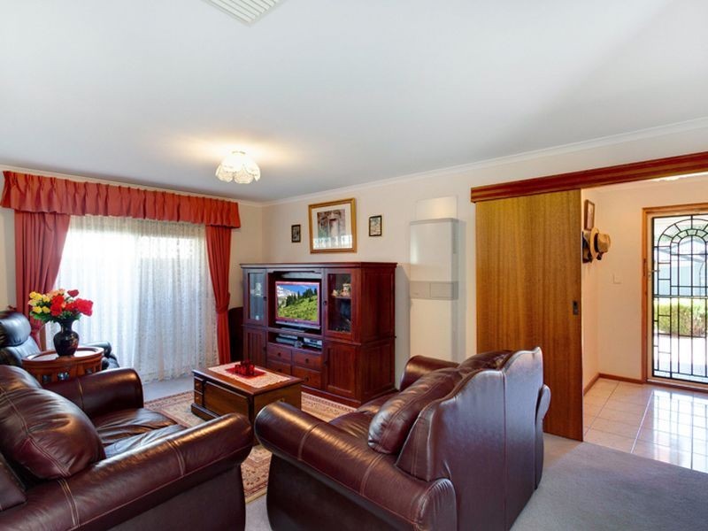 4 Cromer Court, Greenwith SA 5125