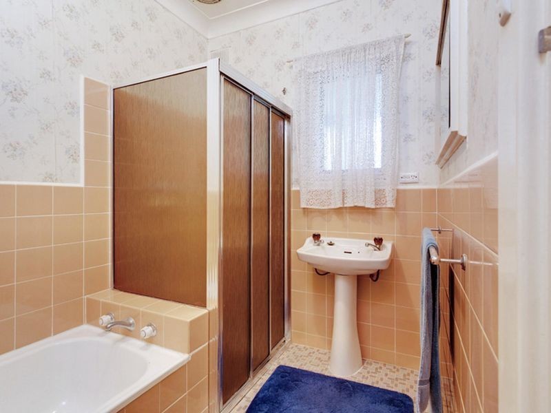 10 Ambrose Avenue, Campbelltown SA 5074