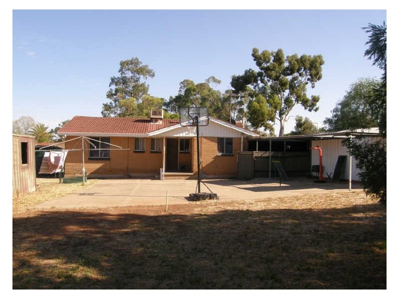 4 Beckington Road, Elizabeth Downs SA 5113