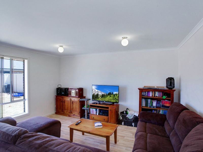 50 Lakeland Court, Munno Para West SA 5115