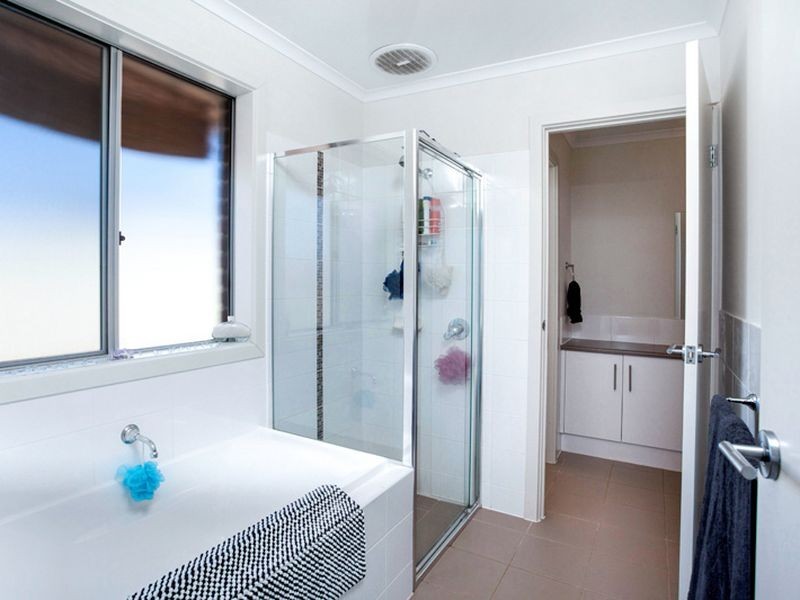 50 Lakeland Court, Munno Para West SA 5115