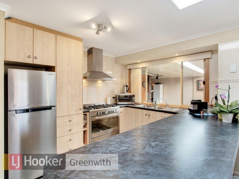 8 Dunbarton Crescent, Greenwith SA 5125