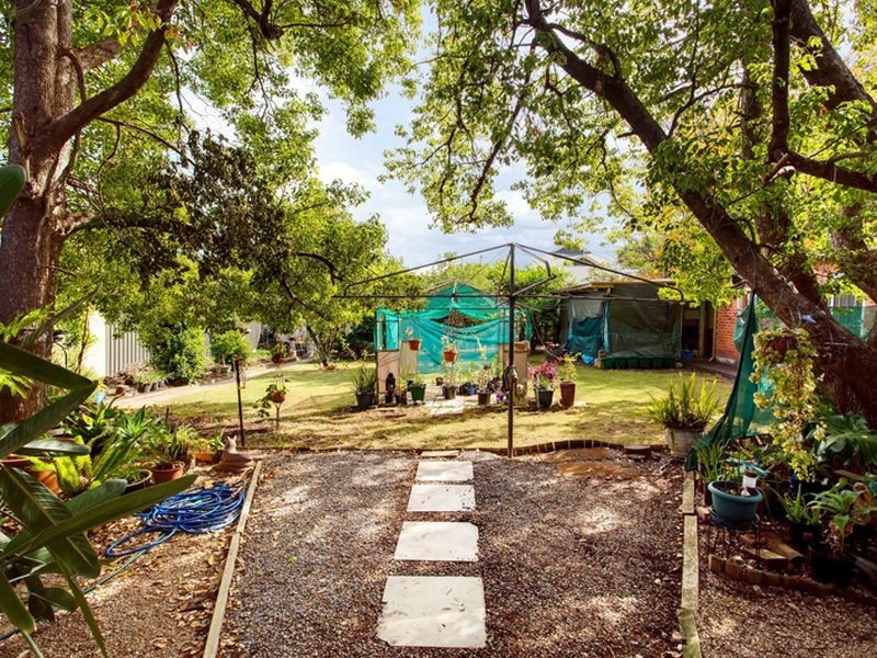 98 Sixth Avenue, St Peters SA 5069