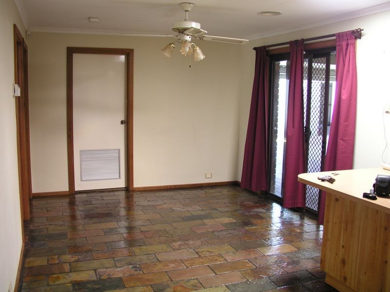 16 Coolen Crescent, Burton SA 5110