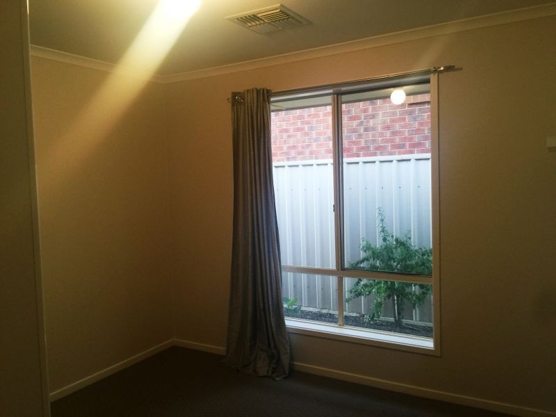 27 Lochleven Avenue, Greenwith SA 5125
