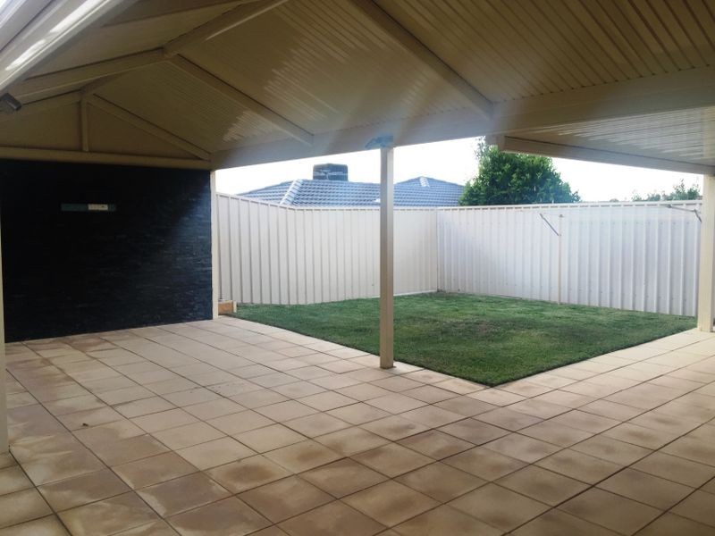 27 Lochleven Avenue, Greenwith SA 5125