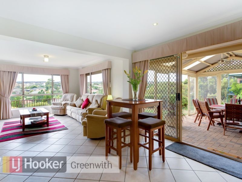 17 Holbrook Crescent, Greenwith SA 5125