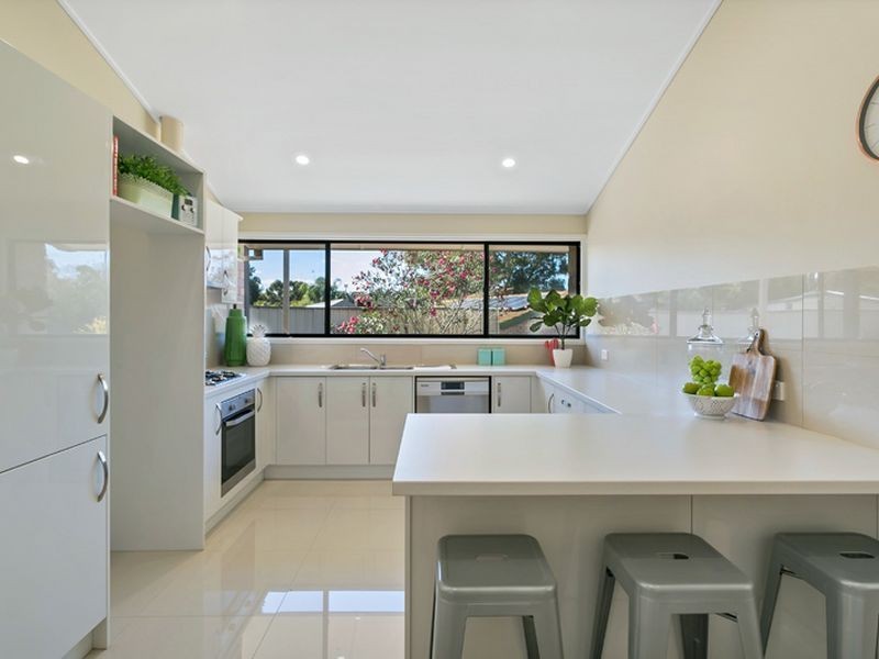 8 Chardonnay Crescent, Wynn Vale SA 5127