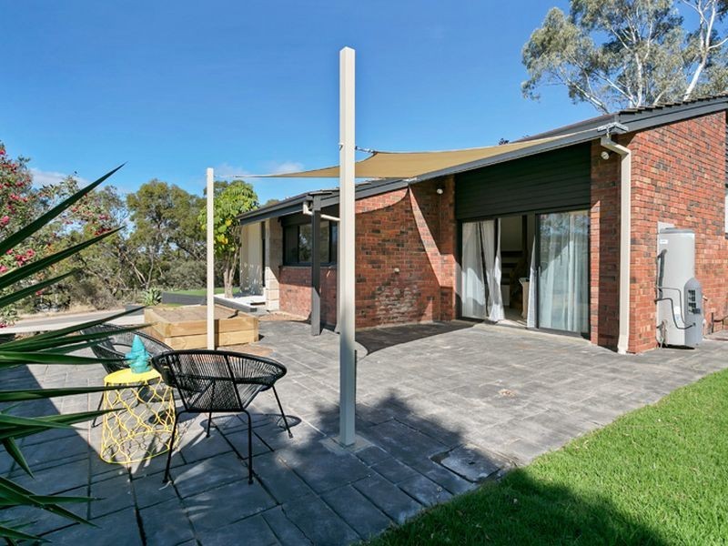 8 Chardonnay Crescent, Wynn Vale SA 5127