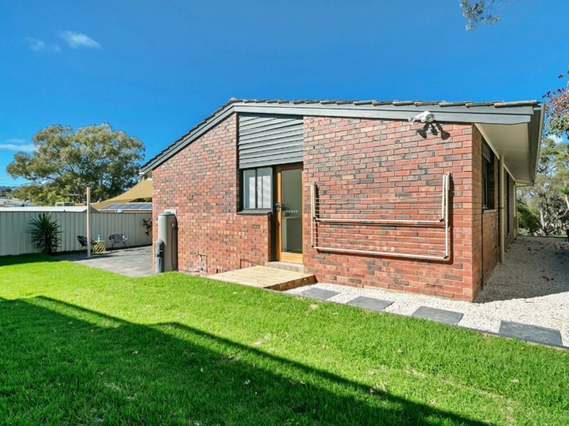8 Chardonnay Crescent, Wynn Vale SA 5127