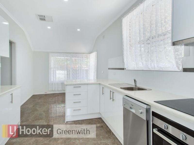 17 Peacock Road, Elizabeth Downs SA 5113