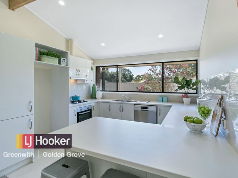 8 Chardonnay Crescent, Wynn Vale SA 5127