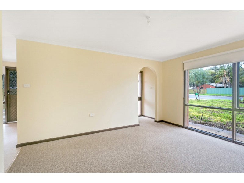 6 Amsterdam Crescent, Salisbury Downs SA 5108