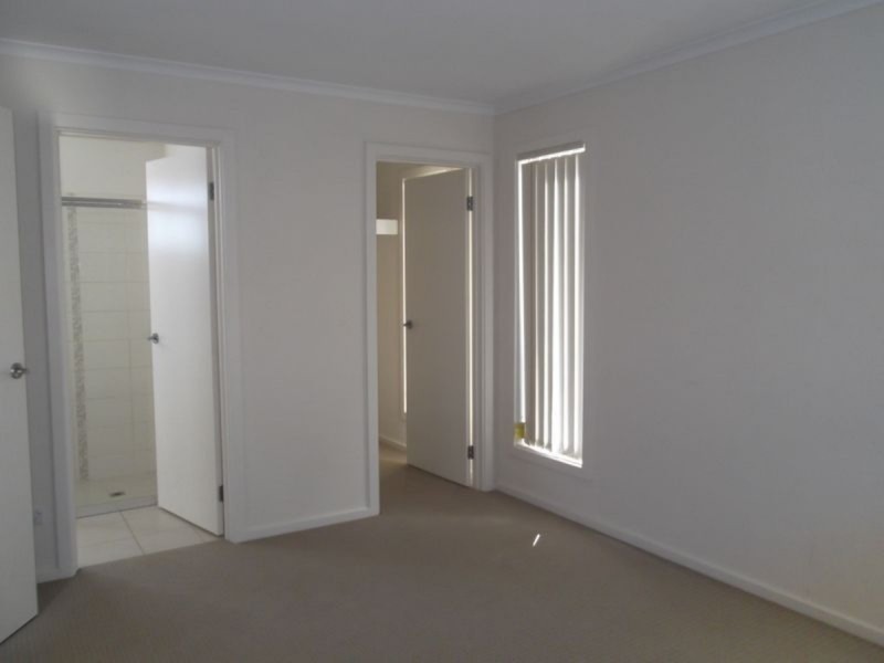 2 Glades Walk, Smithfield Plains SA 5114