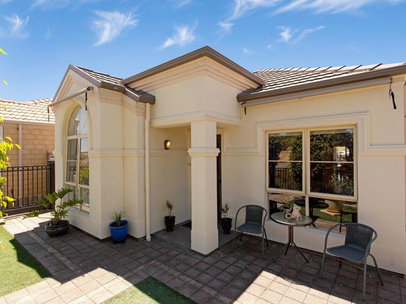 2 Lakeside Court, Greenwith SA 5125
