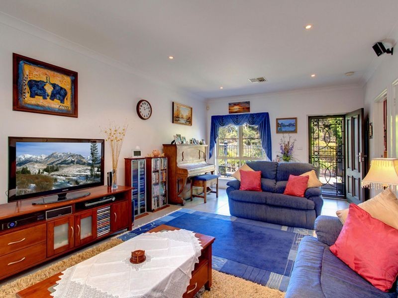 2 Lakeside Court, Greenwith SA 5125