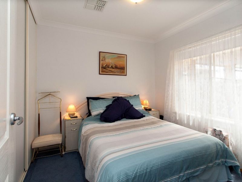 2 Lakeside Court, Greenwith SA 5125