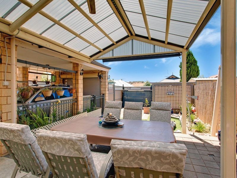 2 Lakeside Court, Greenwith SA 5125